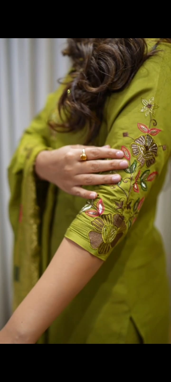 ✨ Olive Grace Embroidered Kurta Set ✨ - Image 3
